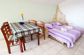 Apartments & Rooms Villa Petra