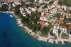 Apartments & Rooms Villa Petra