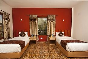 Riverside Jungle Retreat