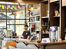 Riverside Jungle Retreat