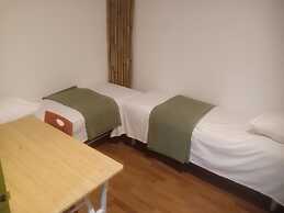 Natol Homestay - Hong Kong Rock Road