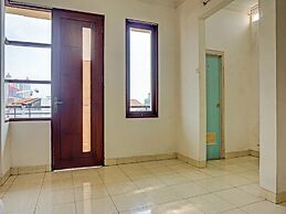 Super OYO 91535 J&b Rooms Tomang