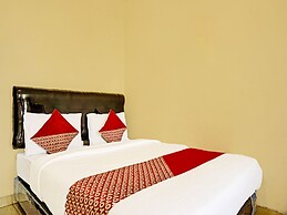 Super OYO 91535 J&b Rooms Tomang