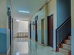 Super OYO 91535 J&b Rooms Tomang