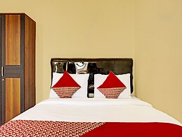 Super OYO 91535 J&b Rooms Tomang