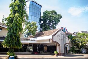 ROYAL CITY HOTEL-GARDEN