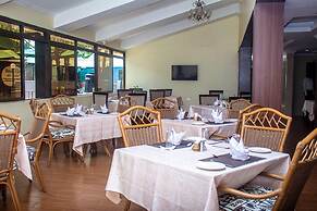 ROYAL CITY HOTEL-GARDEN