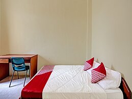 OYO 91636 Kak Dadut Homestay
