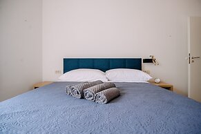 Art Deco Rooms by DuHomes