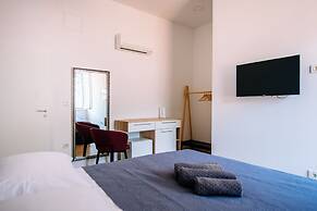 Art Deco Rooms by DuHomes