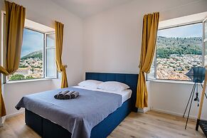 Art Deco Rooms by DuHomes