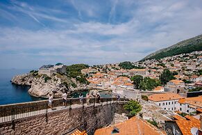 Art Deco Rooms by DuHomes