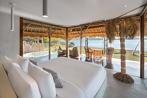 Bleu MATHIS Gili Asahan