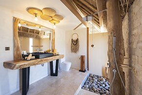 Bleu MATHIS Gili Asahan