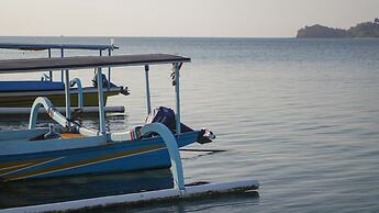 Bleu MATHIS Gili Asahan