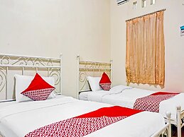 OYO 90689 Lily House