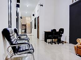 OYO 90689 Lily House