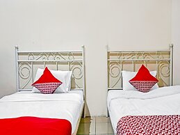 OYO 90689 Lily House