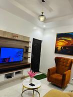 Mini Flat with Starlink Internet & Pool