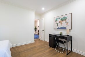 Cheerful 3 bedroom w/ indoor fireplace in Toronto - 02 free parking