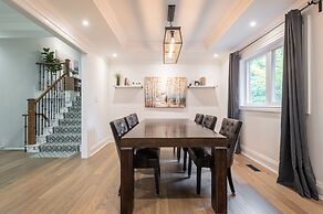 Cheerful 3 bedroom w/ indoor fireplace in Toronto - 02 free parking