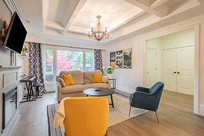 Cheerful 3 bedroom w/ indoor fireplace in Toronto - 02 free parking