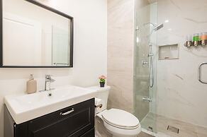 Cheerful 3 bedroom w/ indoor fireplace in Toronto - 02 free parking