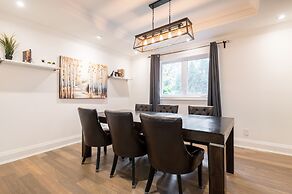 Cheerful 3 bedroom w/ indoor fireplace in Toronto - 02 free parking