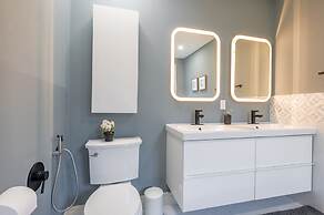 Cheerful 3 bedroom w/ indoor fireplace in Toronto - 02 free parking