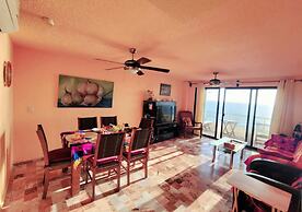 2 Bedrooms Ocean View Condo