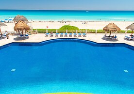 2 Bedrooms Ocean View Condo