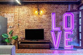 Centrally Located Historical Flat in Beyoglu