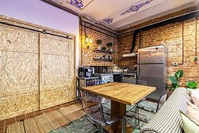 Centrally Located Historical Flat in Beyoglu