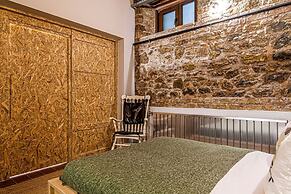 Centrally Located Historical Flat in Beyoglu