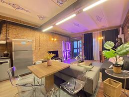 Centrally Located Historical Flat in Beyoglu