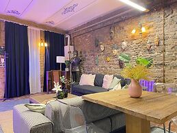 Centrally Located Historical Flat in Beyoglu