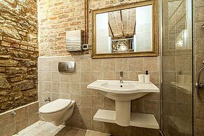 Centrally Located Historical Flat in Beyoglu