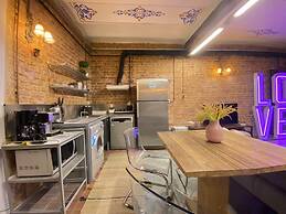 Centrally Located Historical Flat in Beyoglu