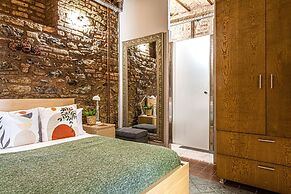 Centrally Located Historical Flat in Beyoglu