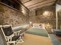 Centrally Located Historical Flat in Beyoglu