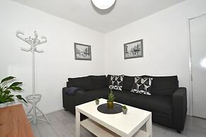 Charming 5-bed House in City Center and Car Park