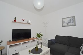 Charming 5-bed House in City Center and Car Park