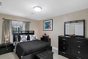 Serenity Palm Perfect Stay for Groups!