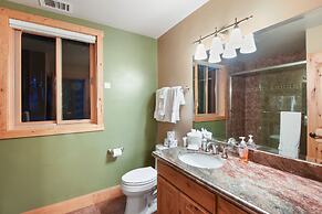 Skislope Sanctuary Close to Outdoor Activities