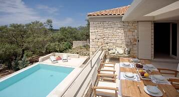 Kallista House - Beautifully Appointed 3 bed Villa