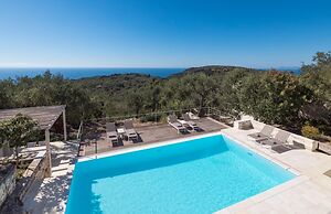 Kallista House - Beautifully Appointed 3 bed Villa