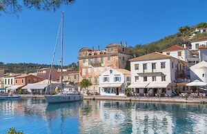 The Harbour House - Waterfront 1 Bedroom Suite