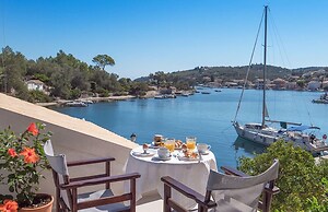 The Harbour House - Waterfront 1 Bedroom Suite