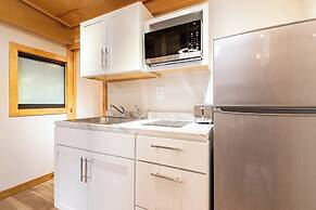 Find Peace - Tiny House in Japanese Garden