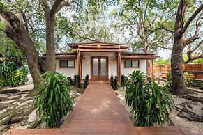 Find Peace - Tiny House in Japanese Garden